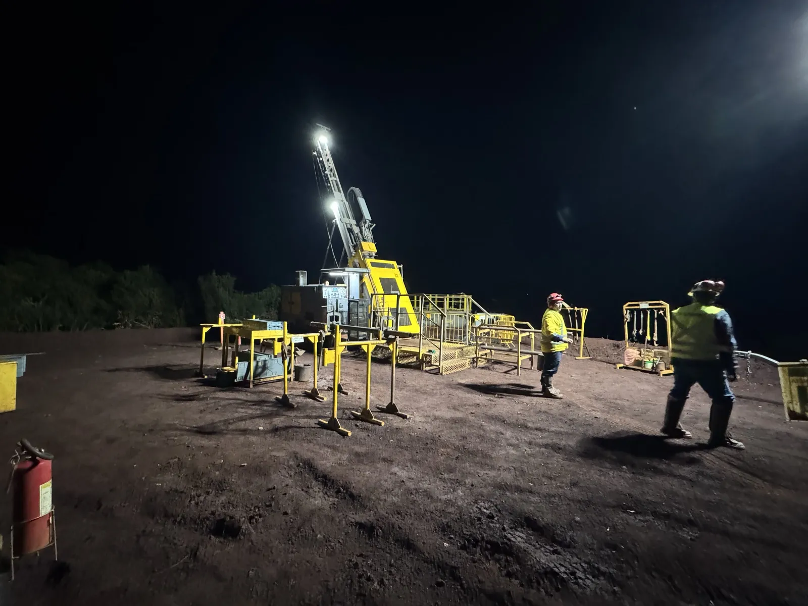 Damasco Penna geotechnical investigation crew in the field.